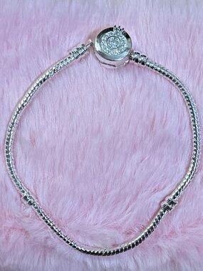 Silver Plated Moments Sparkling Crown O Snake Chain Bracelet 18CM/ 7 inch